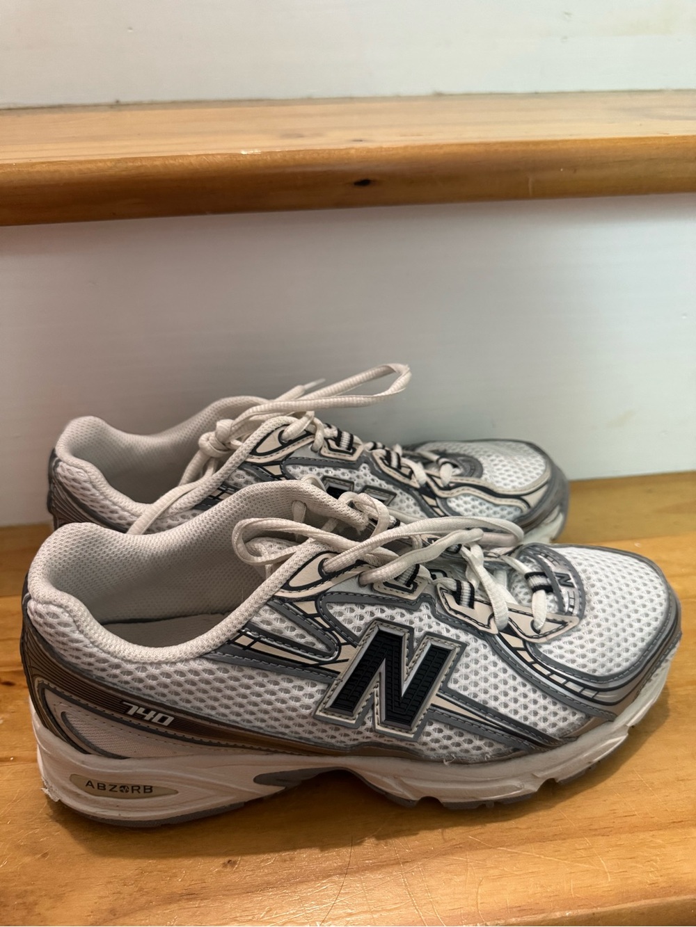 New Balance Women's White and Gray Athletic Walking Shoes